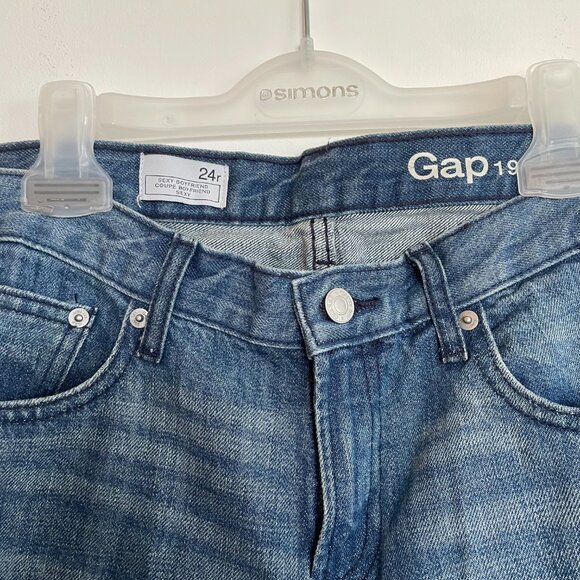 Gap "Sexy Boyfriend" 1969 Loose Fit Jeans - Picture 4 of 7